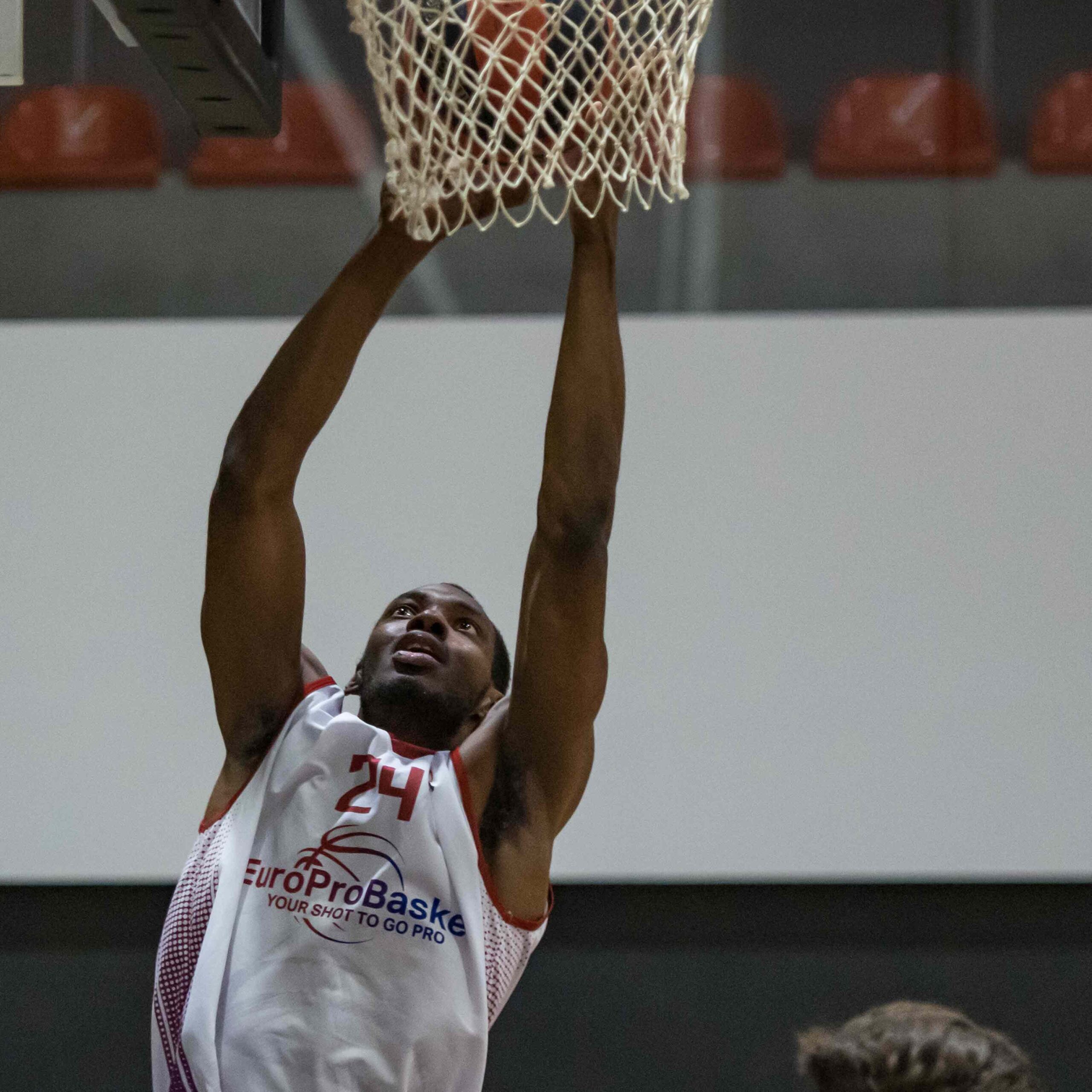 Jordan Moses basketball spain